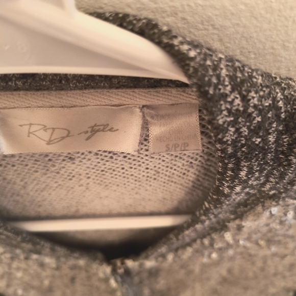 Women's shiny grey vests! Size small. - Picture 2 of 5